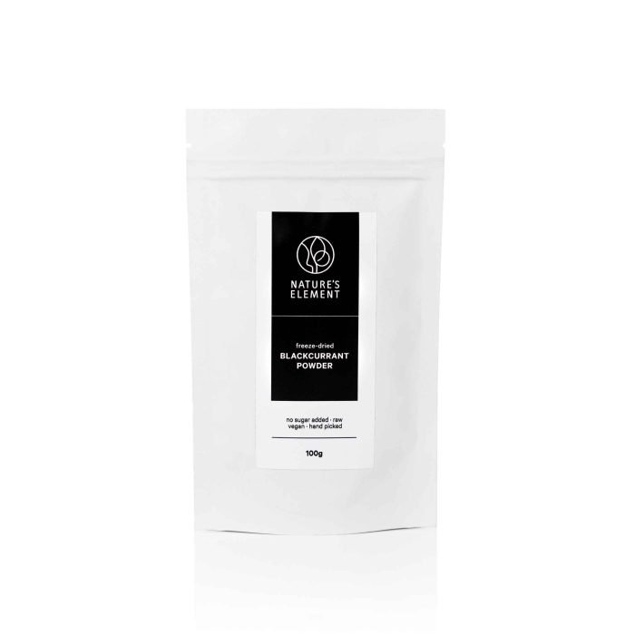 Premium Freeze-Dried Blackcurrant Powder 100g – 100% Natural & Antioxidant-Rich A pouch of freeze-dried blackcurrant powder (100g), featuring its deep purple colour and fine texture—ideal for smoothies, baking, and natural food colouring.