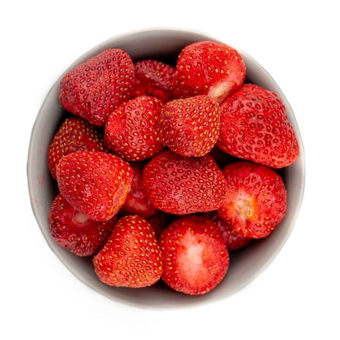 Premium Freeze-Dried Strawberries Jar 25g – 100% Natural & Crunchy Bowl filled with premium freeze-dried strawberries, showcasing their bright red colour and crispy texture—ideal for healthy snacking, baking, and smoothie toppings.