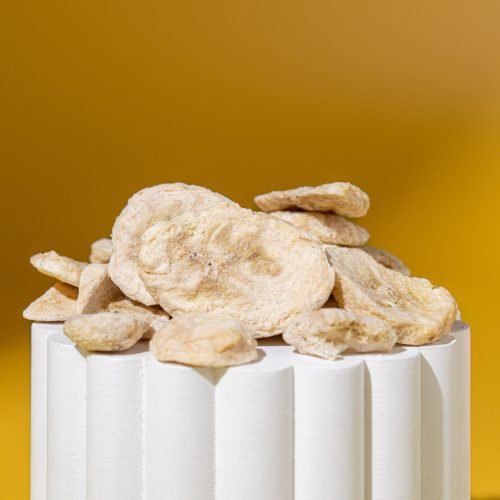 Close-up texture of freeze-dried banana slices – Natures Element